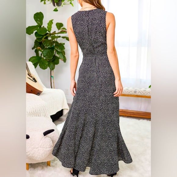 Lulu’s • Ruffled midi dress - Picture 4 of 13